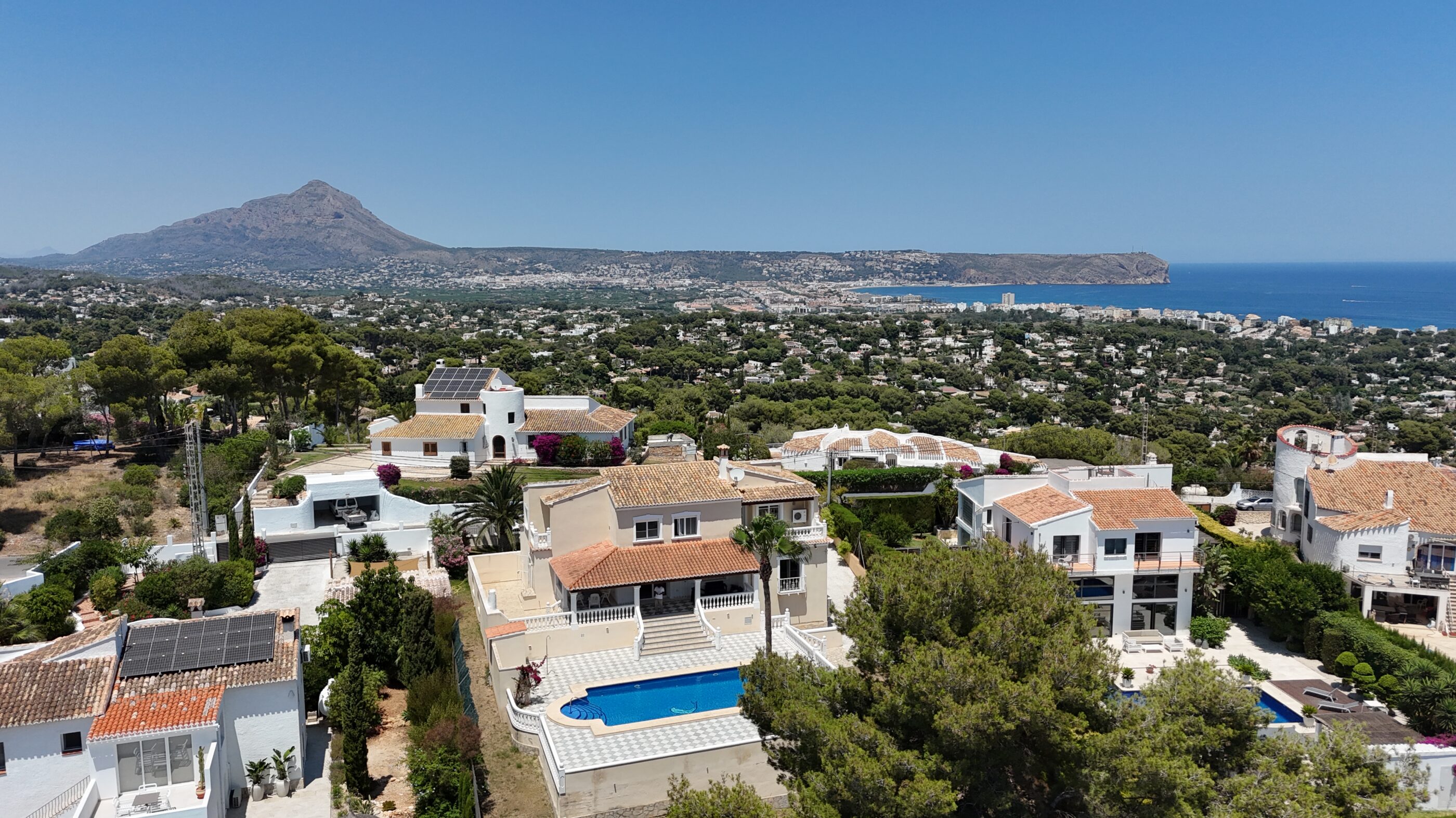 Villa con piscina privada y vistas al mar y al Montgó en Jávea